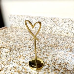 VS PINK gold heart display